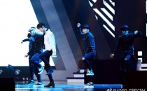 UNIQ_OFFICIAL-15